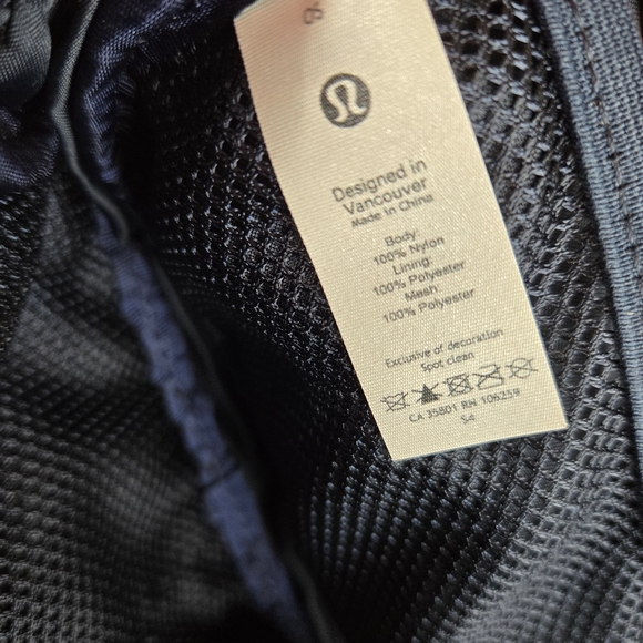 Lululemon athletica Everywhere Navy Belt Bag - Picture 4 of 7